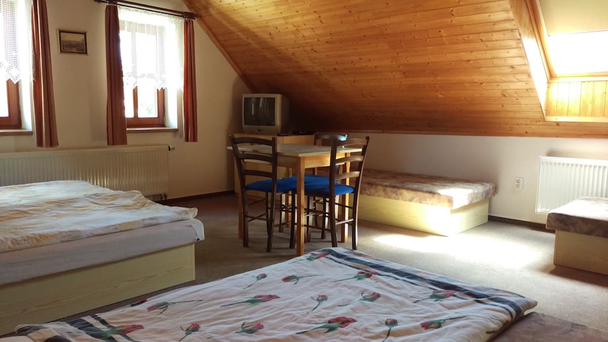 Pokoj 1 — Rodinný apartmán