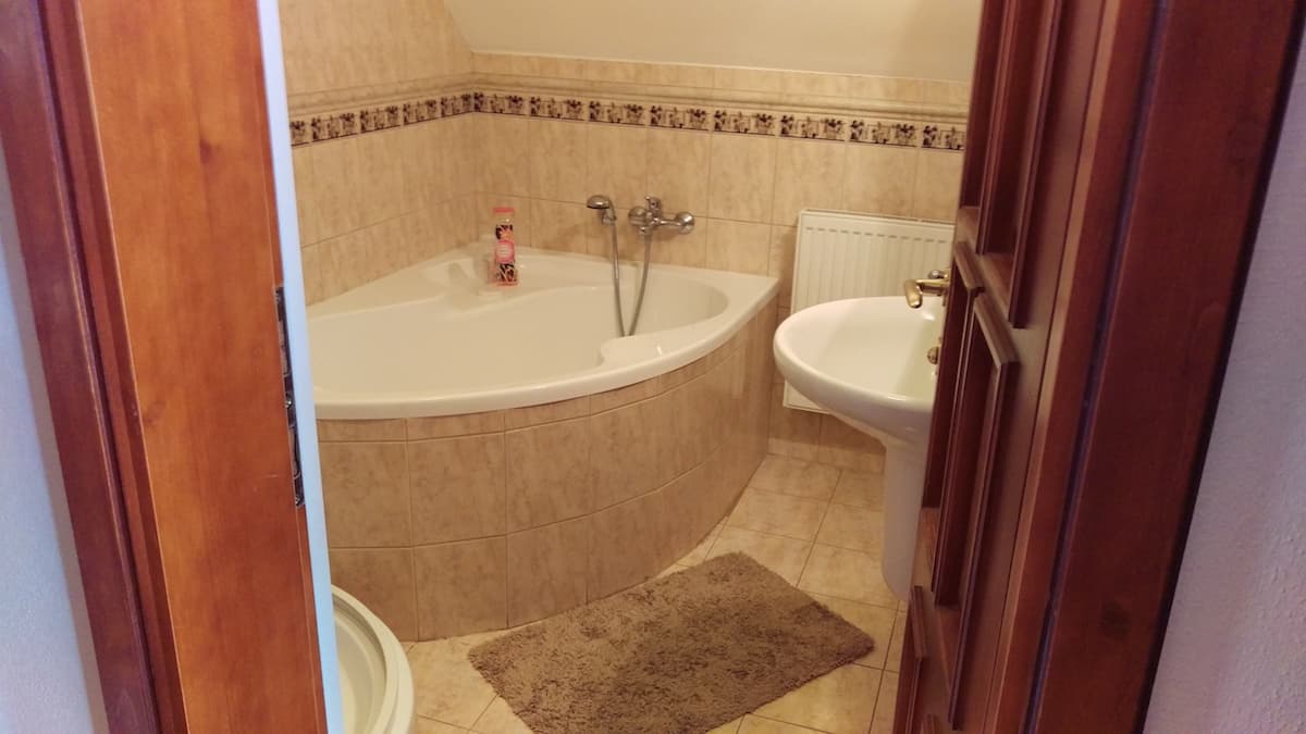 Pokoj 2 — Dvoulůžkový podkrovní – foto 3