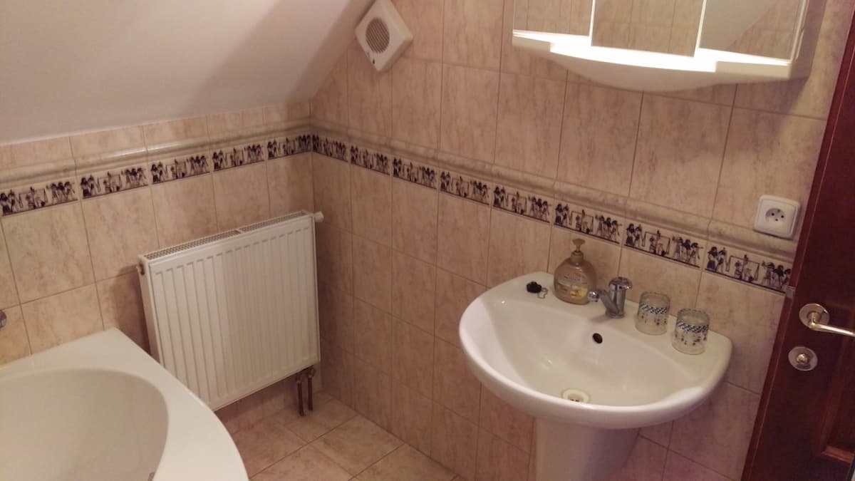 Pokoj 2 — Dvoulůžkový podkrovní – foto 4